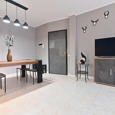 Izzhome Element Pula